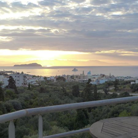 Wide-View & Quiet Apartment Chania Hriszí Aktí Haniá Kültér fotó