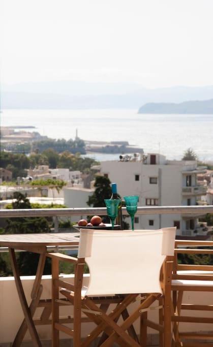 Wide-View & Quiet Apartment Chania Hriszí Aktí Haniá Kültér fotó