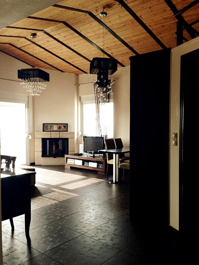 Wide-View & Quiet Apartment Chania Hriszí Aktí Haniá Kültér fotó