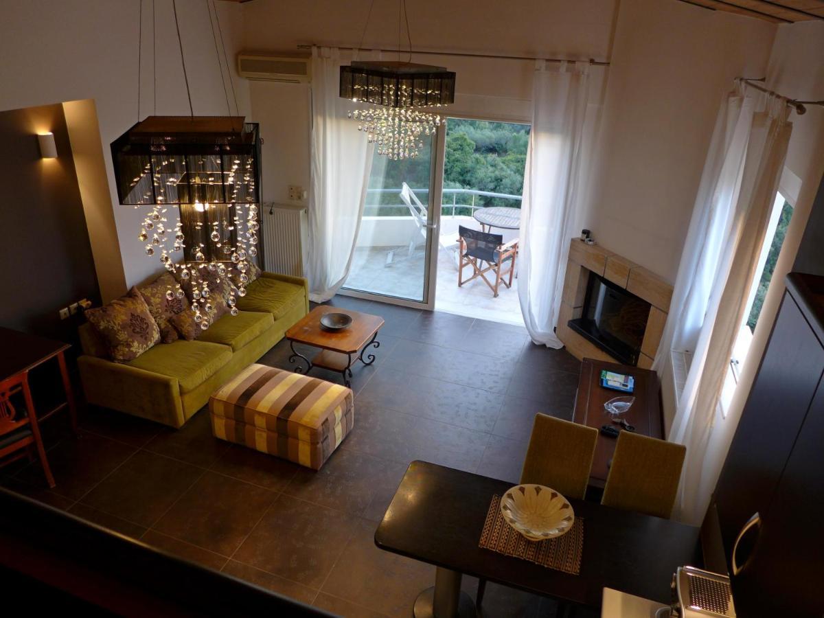 Wide-View & Quiet Apartment Chania Hriszí Aktí Haniá Kültér fotó