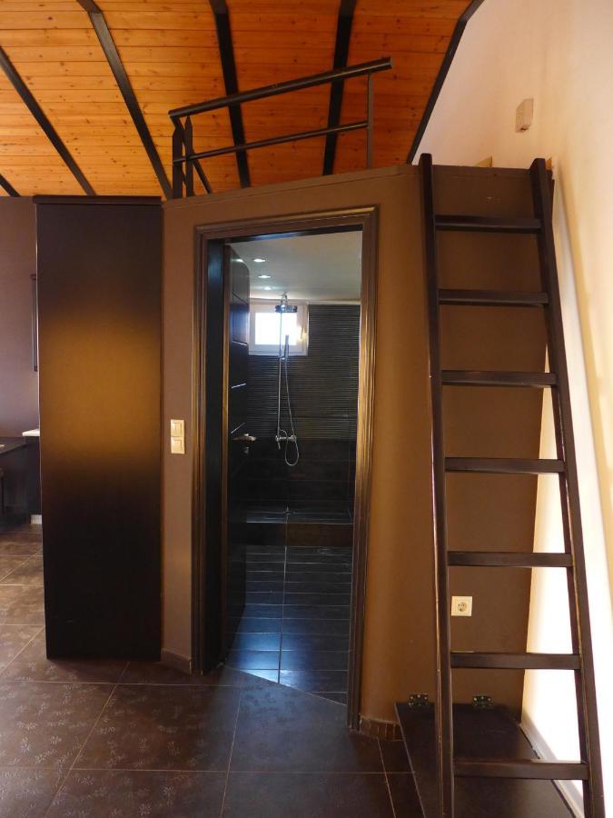 Wide-View & Quiet Apartment Chania Hriszí Aktí Haniá Kültér fotó