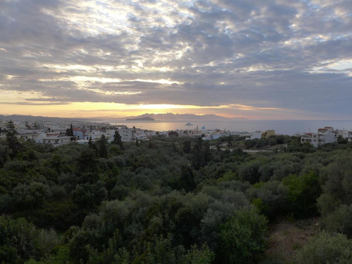 Wide-View & Quiet Apartment Chania Hriszí Aktí Haniá Kültér fotó