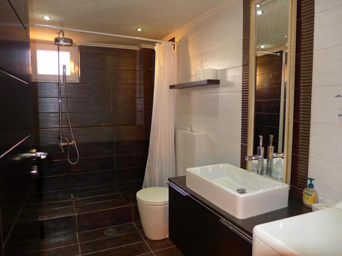 Wide-View & Quiet Apartment Chania Hriszí Aktí Haniá Kültér fotó