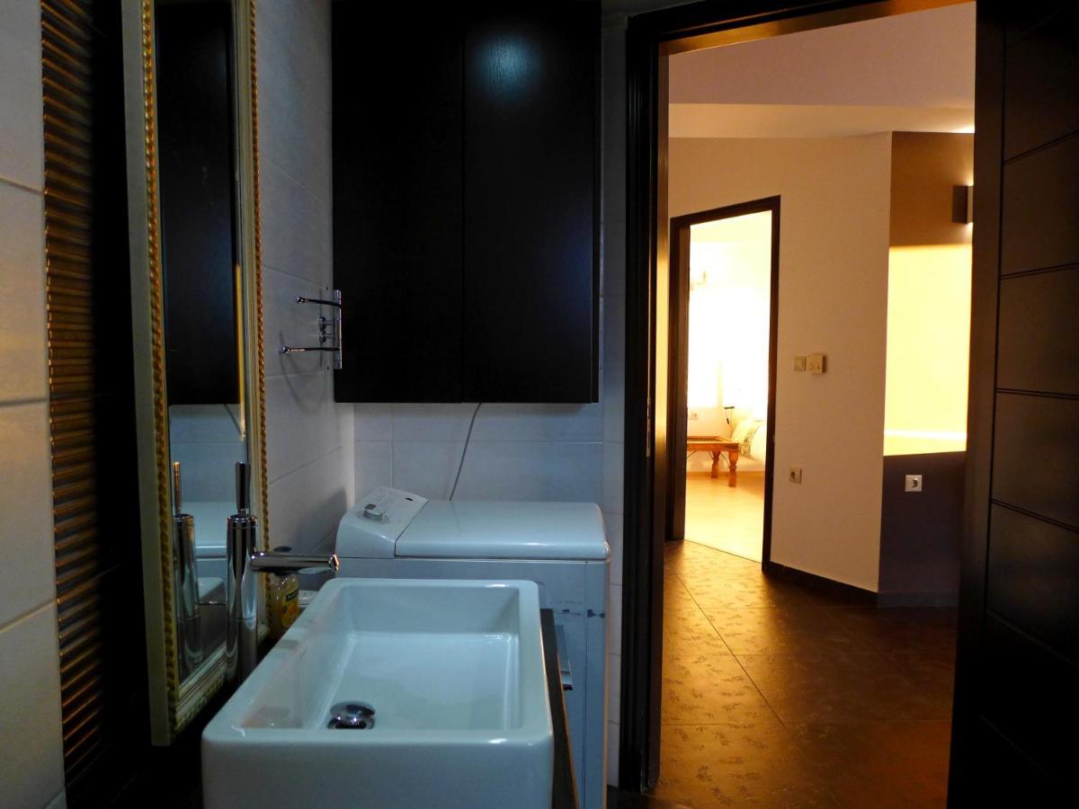 Wide-View & Quiet Apartment Chania Hriszí Aktí Haniá Kültér fotó